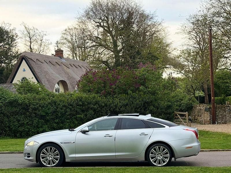 Used Jaguar XJ Portfolio 275 HP (202 kW) 2013 Silver Sedan