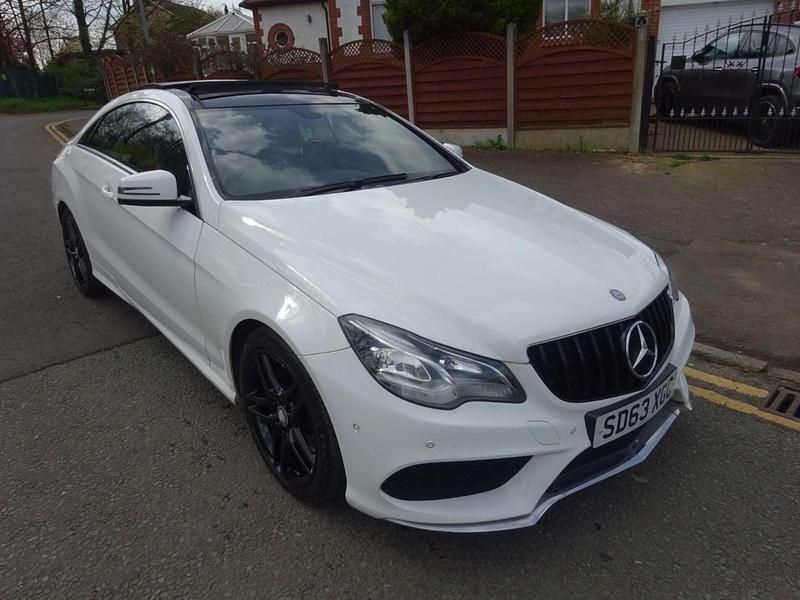 Begagnad Mercedes E220 AMG 170 HK (125 kW) 2013 Vit Sportkupé