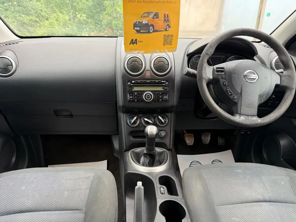 Used Nissan Qashqai Visia 117 HP (86 kW) 2011 Red SUV