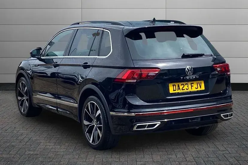 Used VW Tiguan R-line 150 HP (110 kW) 2023 Black SUV