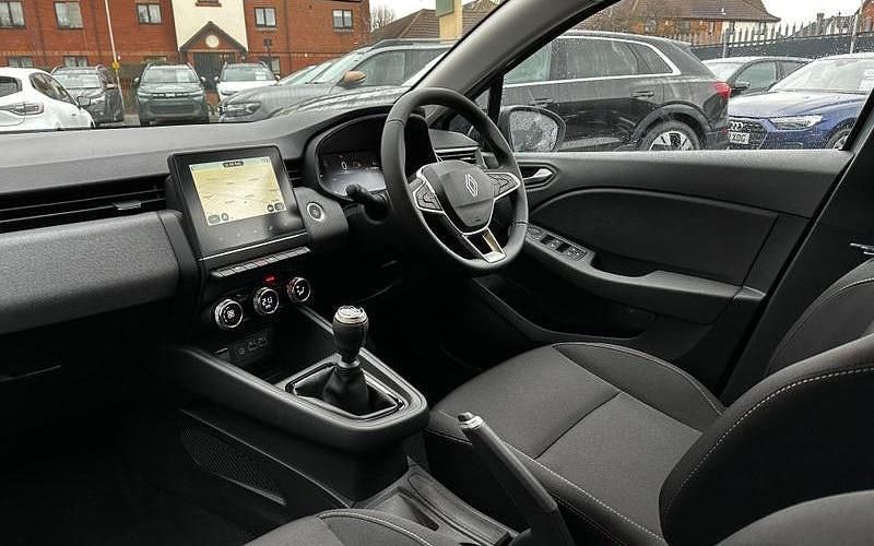 New Renault Clio V 90 HP (66 kW) 2025 Hatchback