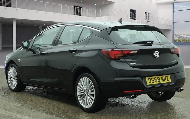 Used Vauxhall Astra Elite 200 HP (147 kW) 2019 Hatchback