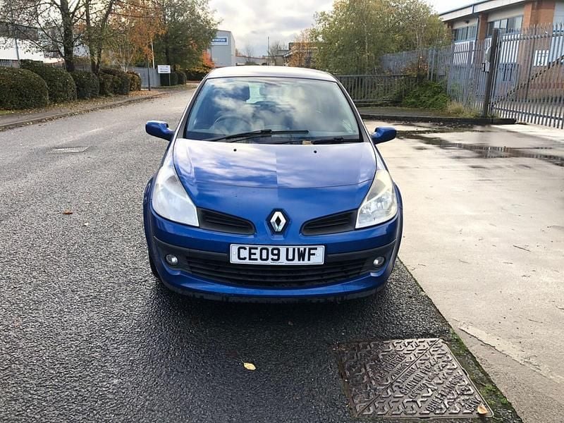 Blue Used 2009 Renault Clio II Dynamique Hatchback | £790 (Super price) - Image 1/4
