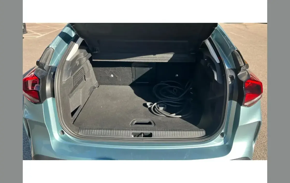 Usado Citroën e-C4 Shine 100 kW (136 CV) 2023 Azul Utilitario