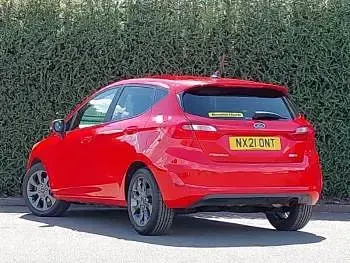 Used Ford Fiesta Trend 125 HP (91 kW) 2021 Red Hatchback