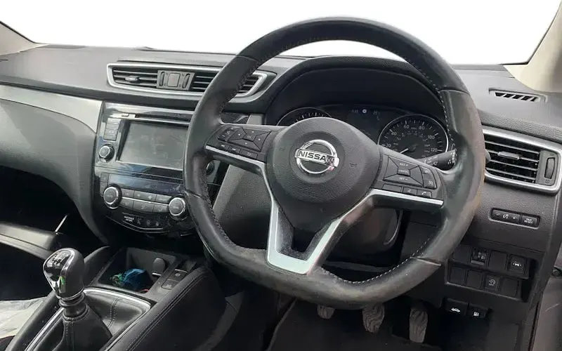 Used Nissan Qashqai N-Connecta 140 HP (102 kW) 2019 Silver SUV