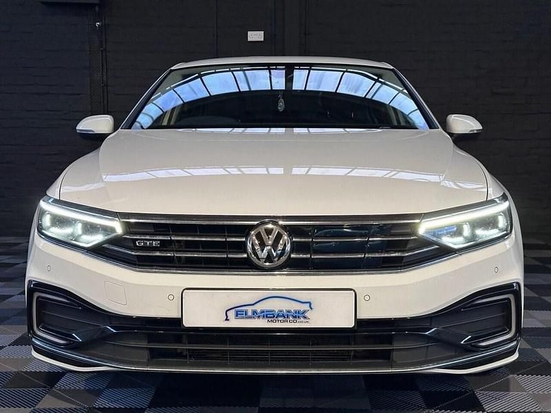 Used VW Passat Advance 218 HP (160 kW) 2020 White Sedan