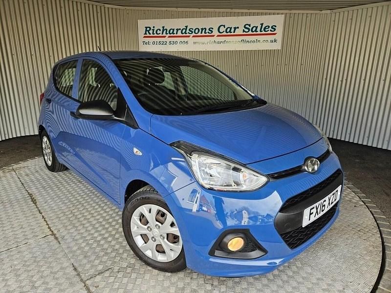 Used Hyundai i10 66 HP (48 kW) 2016 Blue Hatchback