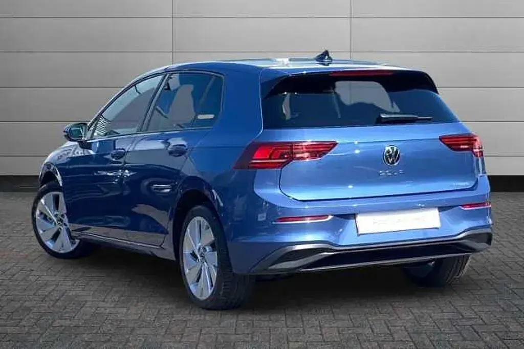Second-hand VW Golf VIII 204 CP (150 kW) 2025