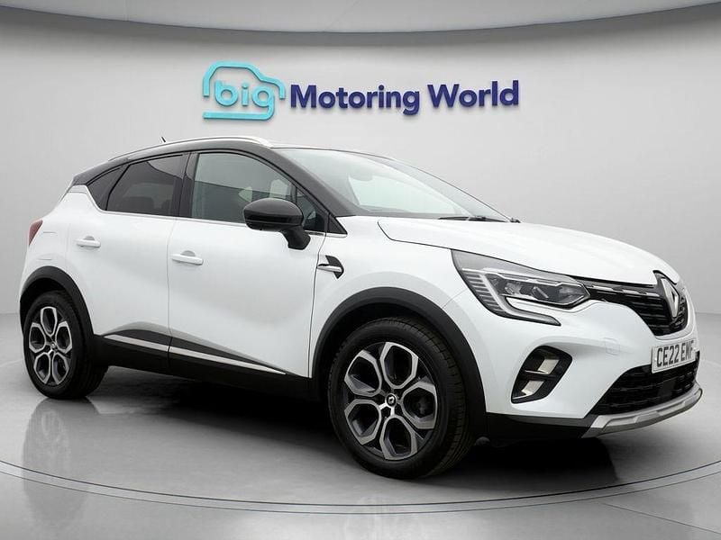 White/black Used 2022 Renault Captur SE SUV | £12,900 (Good price) - Image 1/4