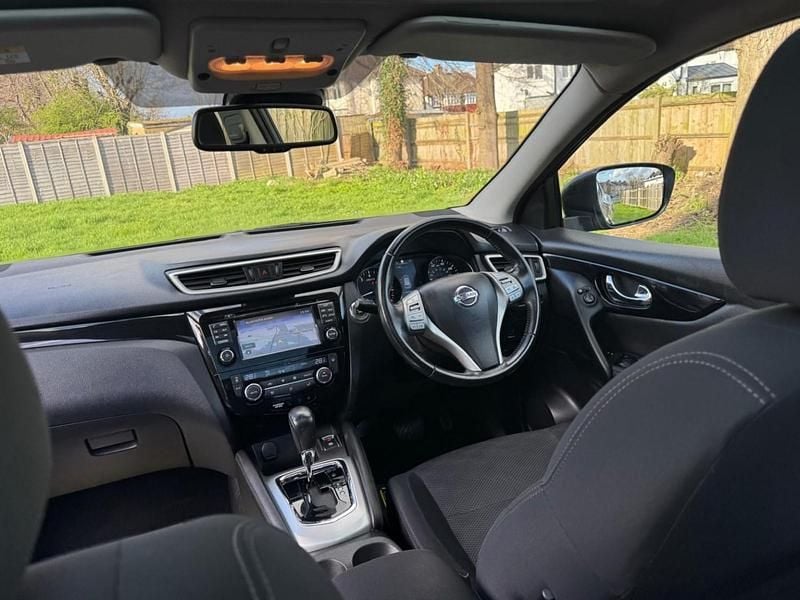 Used Nissan Qashqai N-TEC 115 HP (84 kW) 2015 Beige SUV