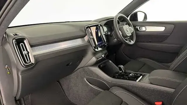 New Volvo XC40 Plus 161 HP (118 kW) 2026 Onyx black SUV