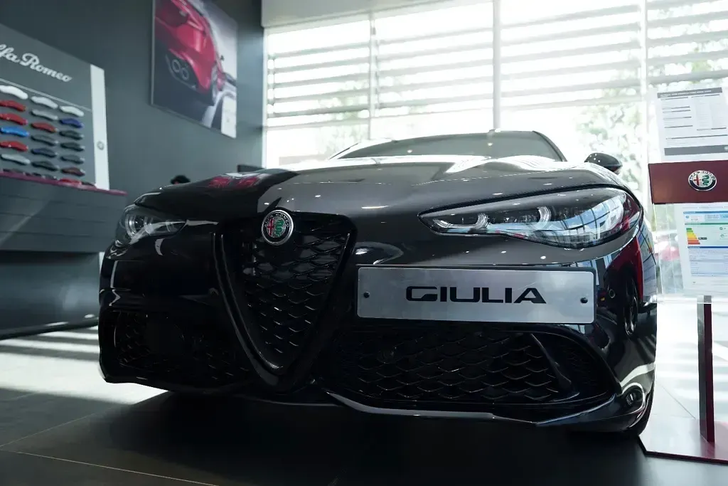 New Alfa Romeo Giulia Saloon 2026 Black Sedan