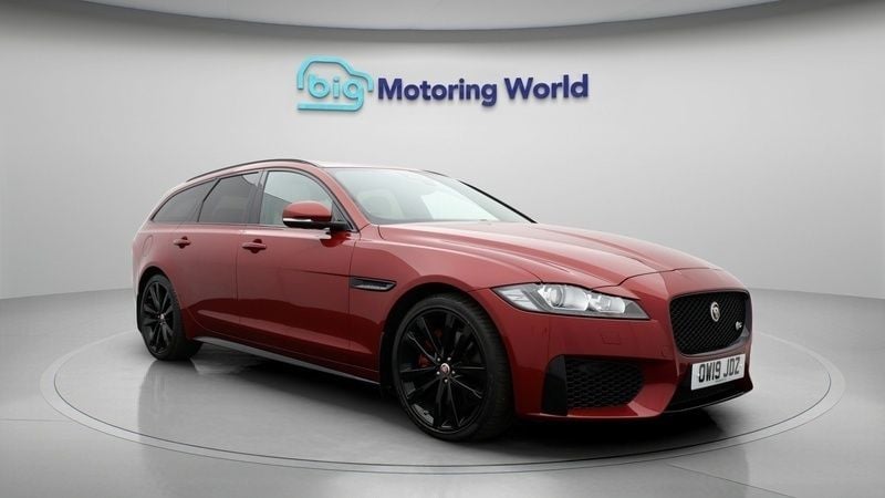 Used 2019 Jaguar XF Sportbrake S Estate | £24,800 - Image 1/4