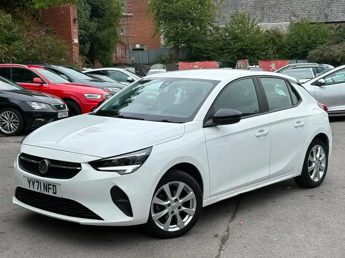 Used Vauxhall Corsa 73 HP (53 kW) 2021 White Hatchback