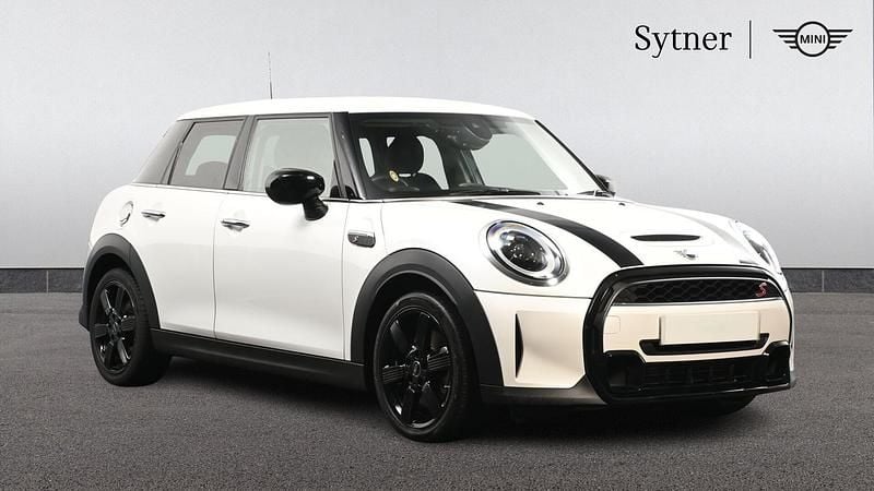 Used Mini Cooper S Classic 176 HP (129 kW) 2024 White Hatchback