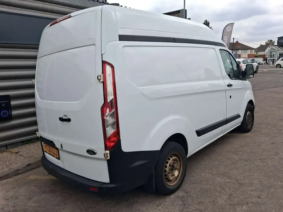Used Ford Transit Custom 105 HP (77 kW) 2020 White Van