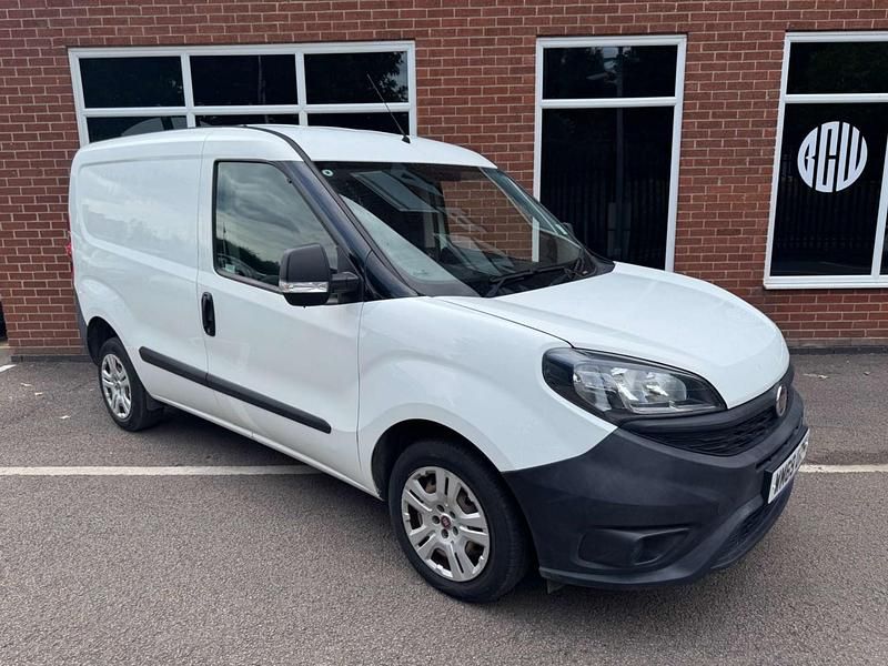 White Used 2020 Fiat Doblò MPV | £5,550 (Super price) - Image 1/4