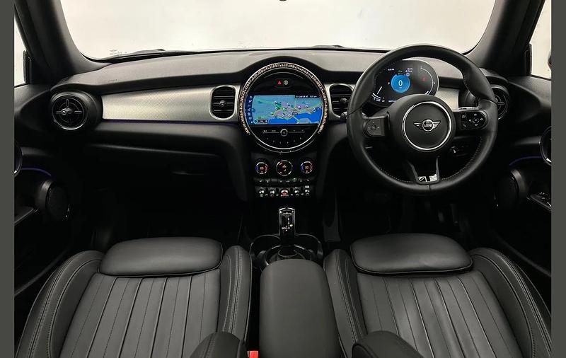 Used Mini Cooper Exclusive 134 HP (98 kW) 2023 Red Hatchback