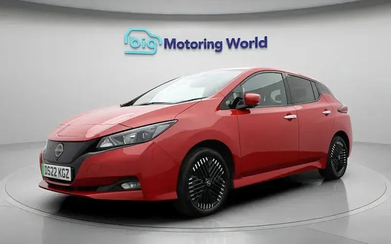 Used Nissan Leaf N-Connecta 160 kW (218 HP) 2022 Red Hatchback
