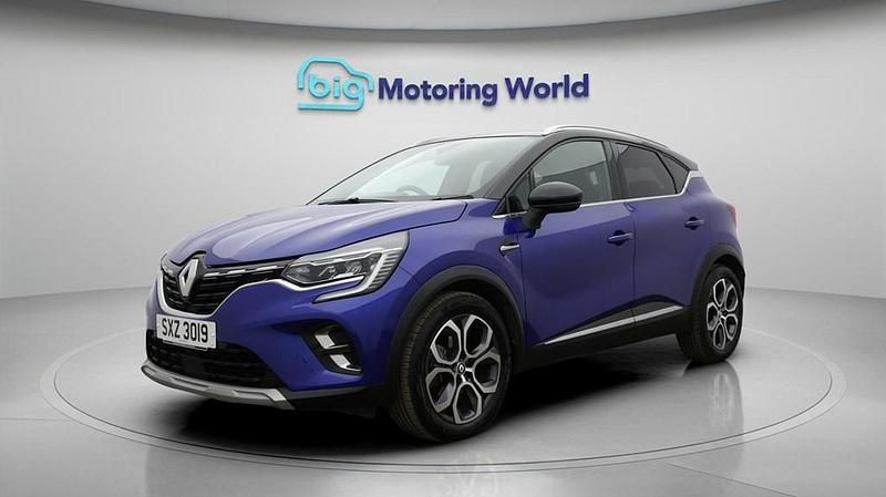 Second-hand Renault Captur Techno 145 CP (106 kW) 2023 Albastru SUV