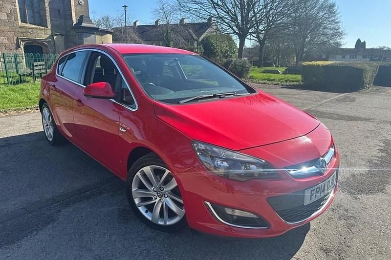 Used Vauxhall Astra SRi 140 HP (102 kW) 2014 Red Hatchback