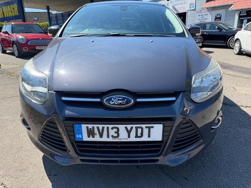 Used Ford Focus Zetec 125 HP (91 kW) 2013 Grey Hatchback
