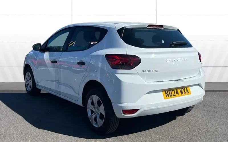 Usado Dacia Sandero Essentiel 91 HP (66 kW) 2024 Branco Citadino