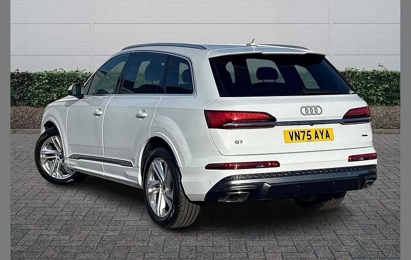 New Audi Q7 S-Line 334 HP (245 kW) 2025 White SUV