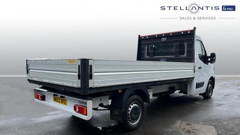 Used Renault Master Business 145 HP (106 kW) 2023 White MPV