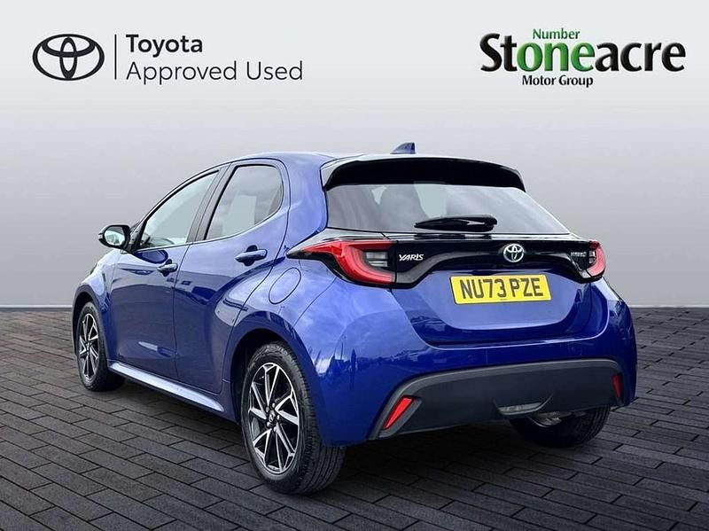 Used Toyota Yaris Hybrid Design 113 HP (83 kW) 2023 Blue Hatchback