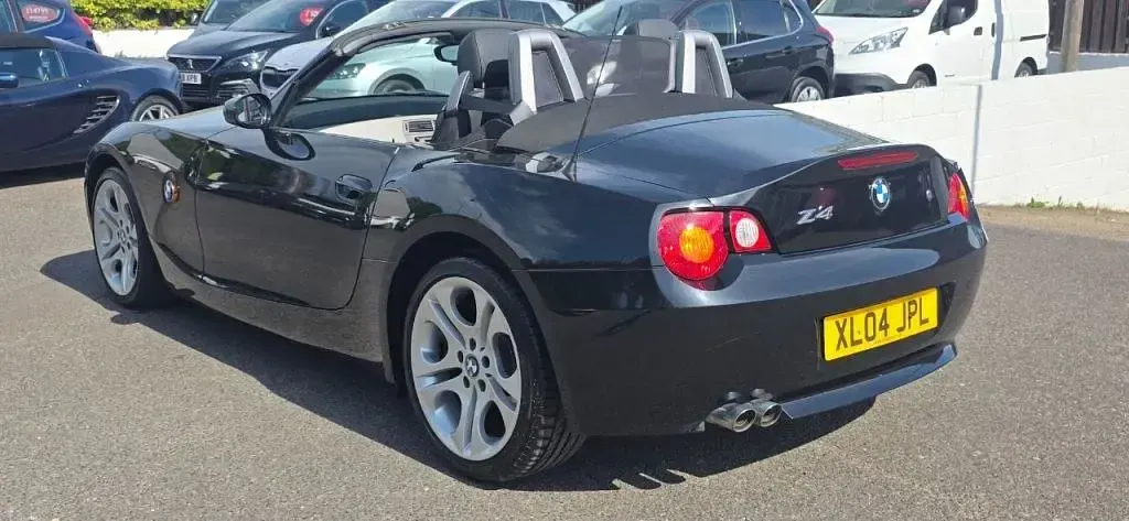 Begagnad BMW Z4 192 HK (141 kW) 2004 Svart Cab