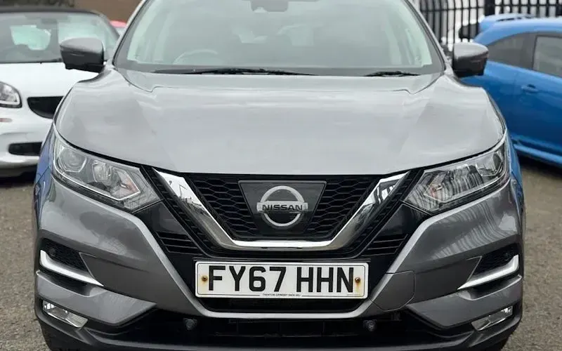 Used Nissan Qashqai N-Connecta 116 HP (85 kW) 2017 Grey SUV