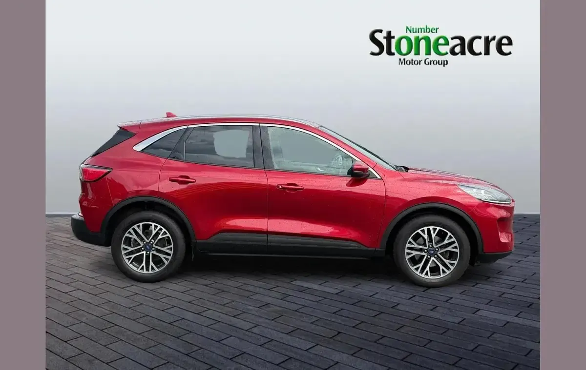 Used Ford Kuga Titanium 150 HP (110 kW) 2023 Red SUV