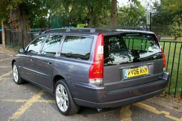 Used 2006 Volvo V70 Estate | £2,595 (Fair price) - Image 1/4