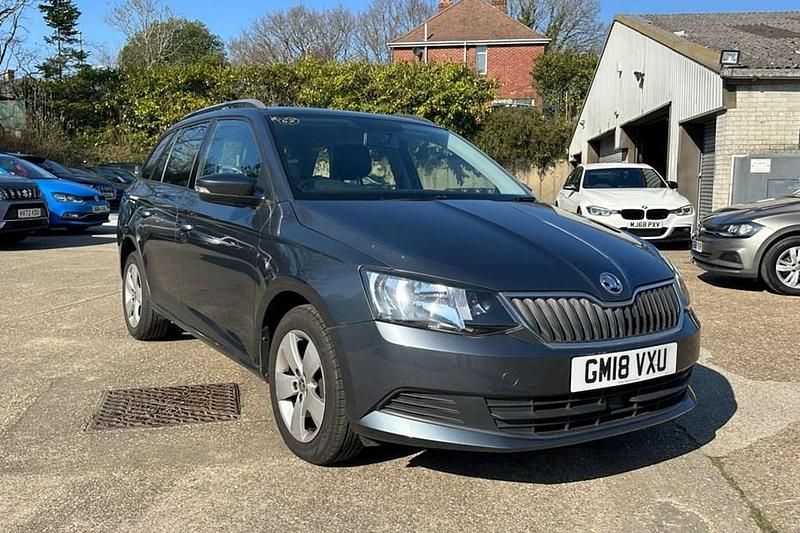 Used Skoda Fabia SE 95 HP (69 kW) 2018 Grey Estate