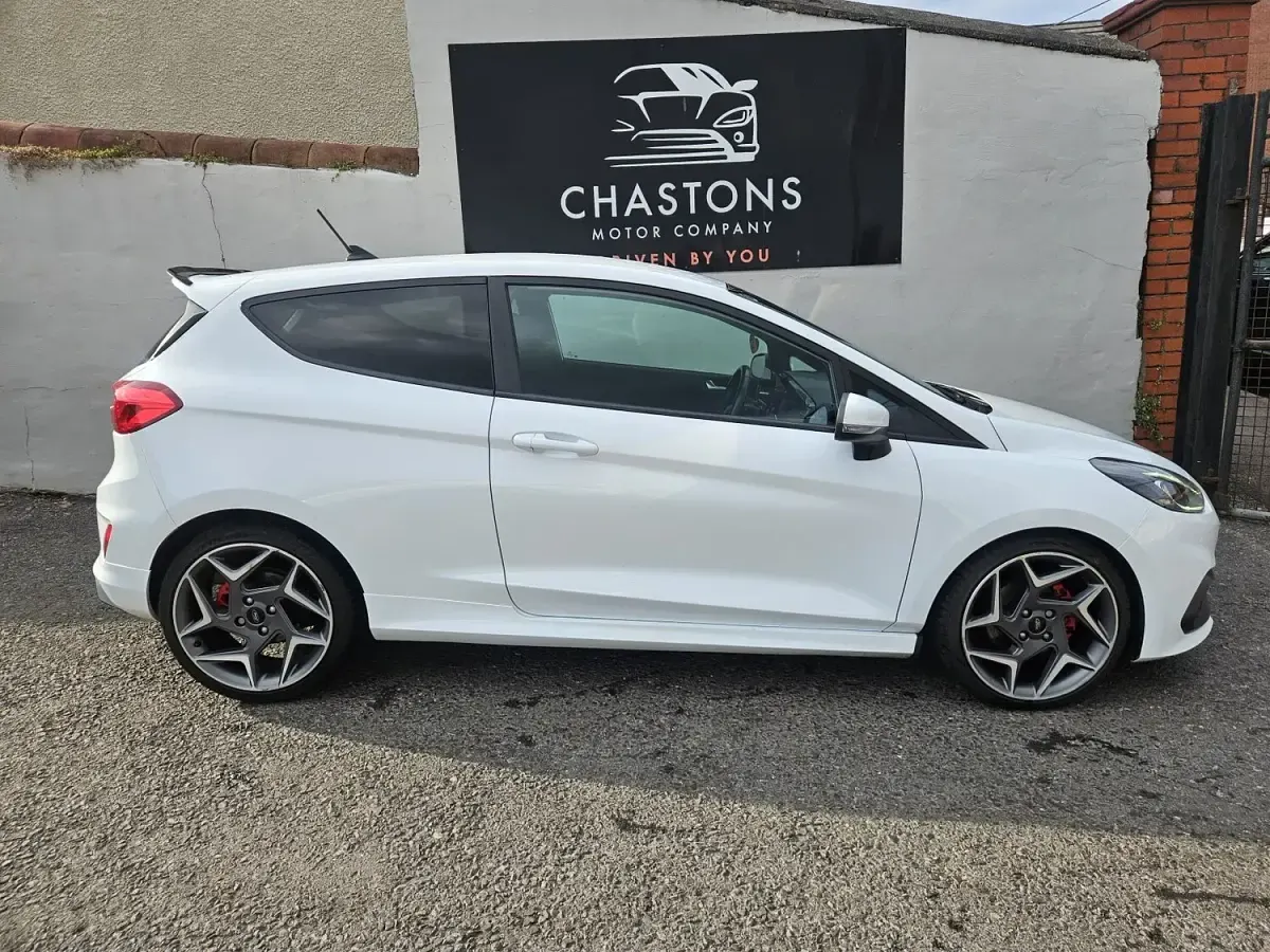 Used Ford Fiesta ST 200 HP (147 kW) 2019 White Hatchback