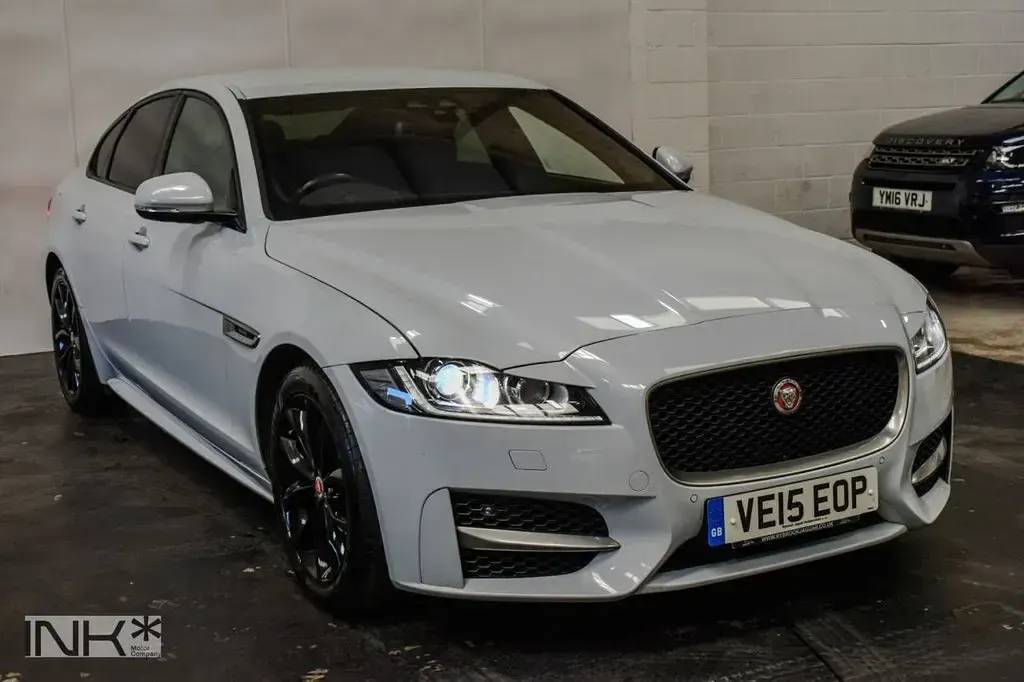 Used Jaguar XF R-Sport 180 HP (132 kW) 2015 White Sedan