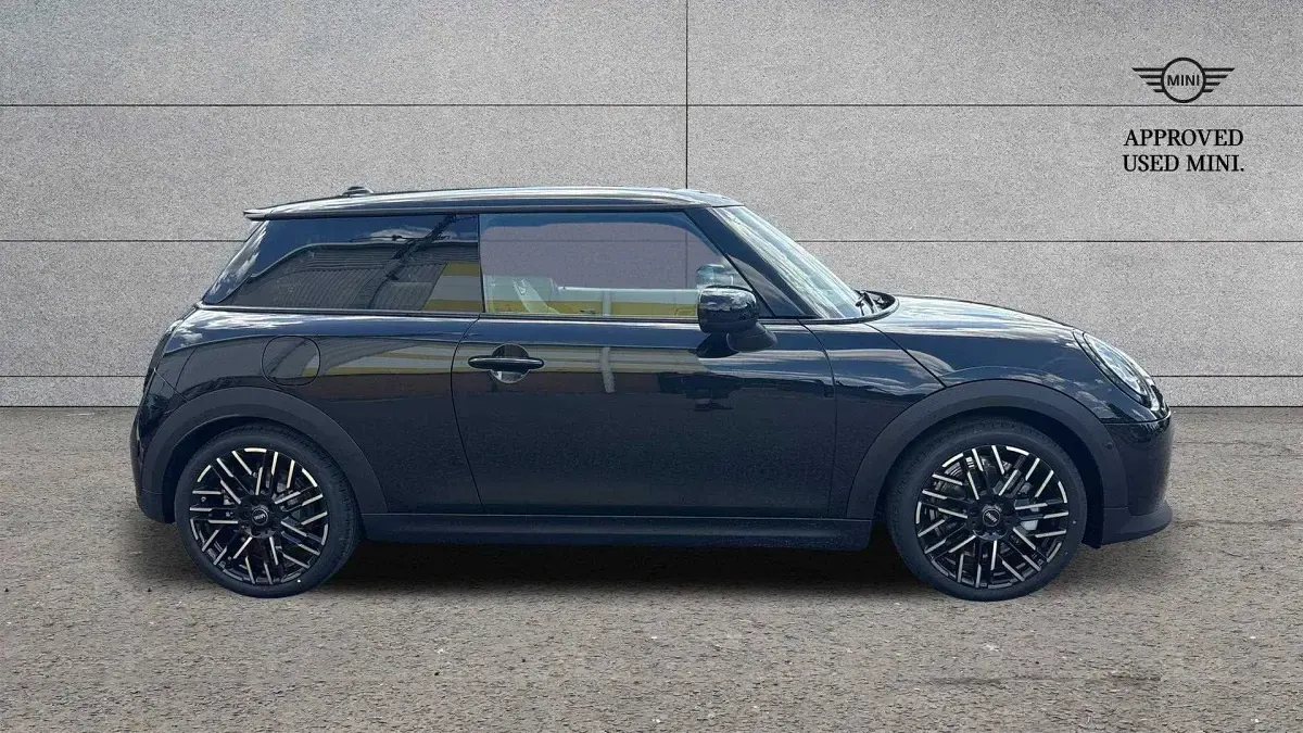 Used Mini Cooper S Hatch 201 HP (147 kW) 2025 Black Hatchback