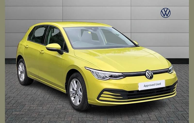 Used VW Golf VIII Life 108 HP (79 kW) 2021 Yellow Hatchback