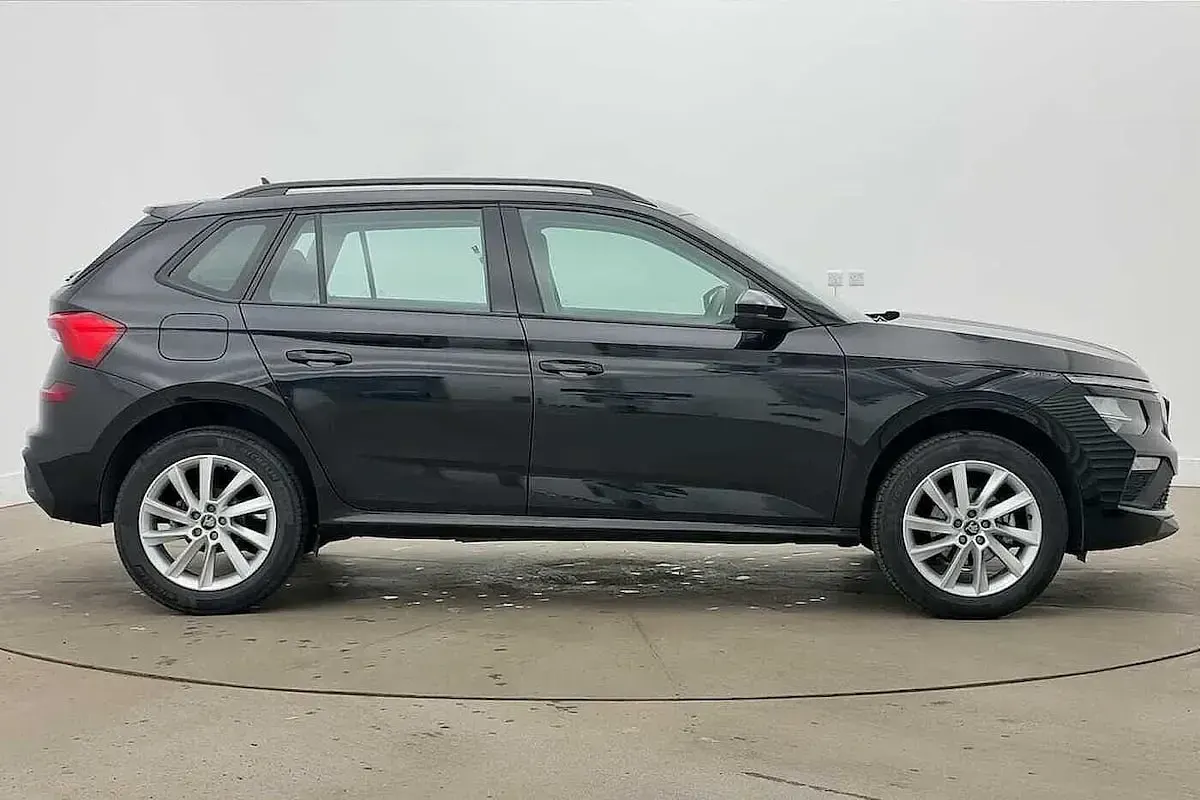 Used Skoda Kamiq SE 70 HP (51 kW) 2025 Black magic pearl effect SUV