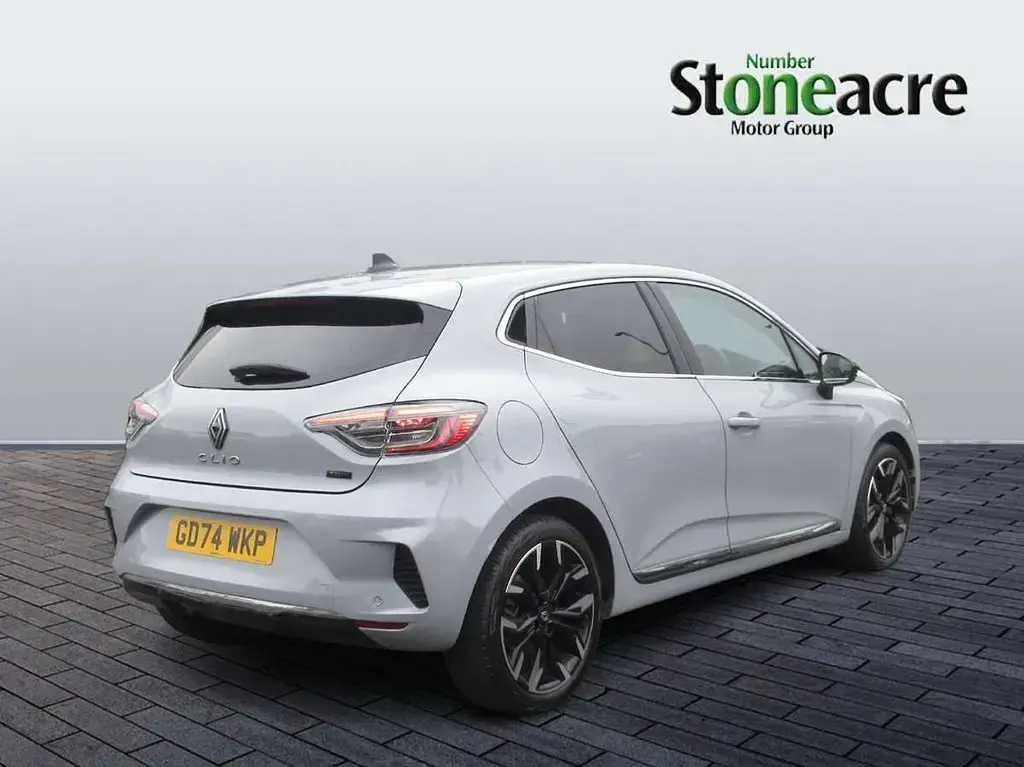 Begagnad Renault Clio V Techno 143 HK (105 kW) 2025 Grå Halvkombi