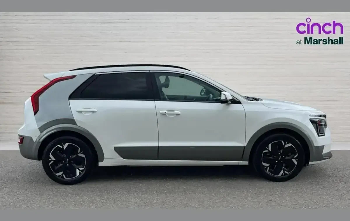 Used Kia e-Niro 150 kW (204 HP) 2022 White SUV