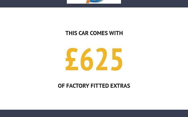 White/black Used 2015 Alfa Romeo Giulietta Hatchback | £6,995 (Fair price) - Image 1/2