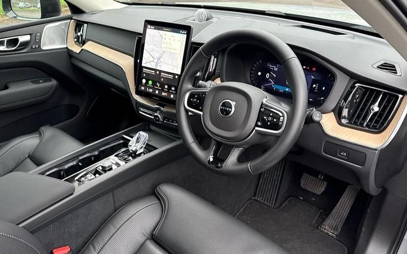 Used Volvo XC60 Ultra 250 HP (183 kW) 2025 Vapour grey SUV