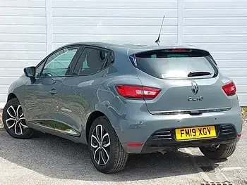 Begagnad Renault Clio IV Play 76 HK (55 kW) 2019 Grå Halvkombi