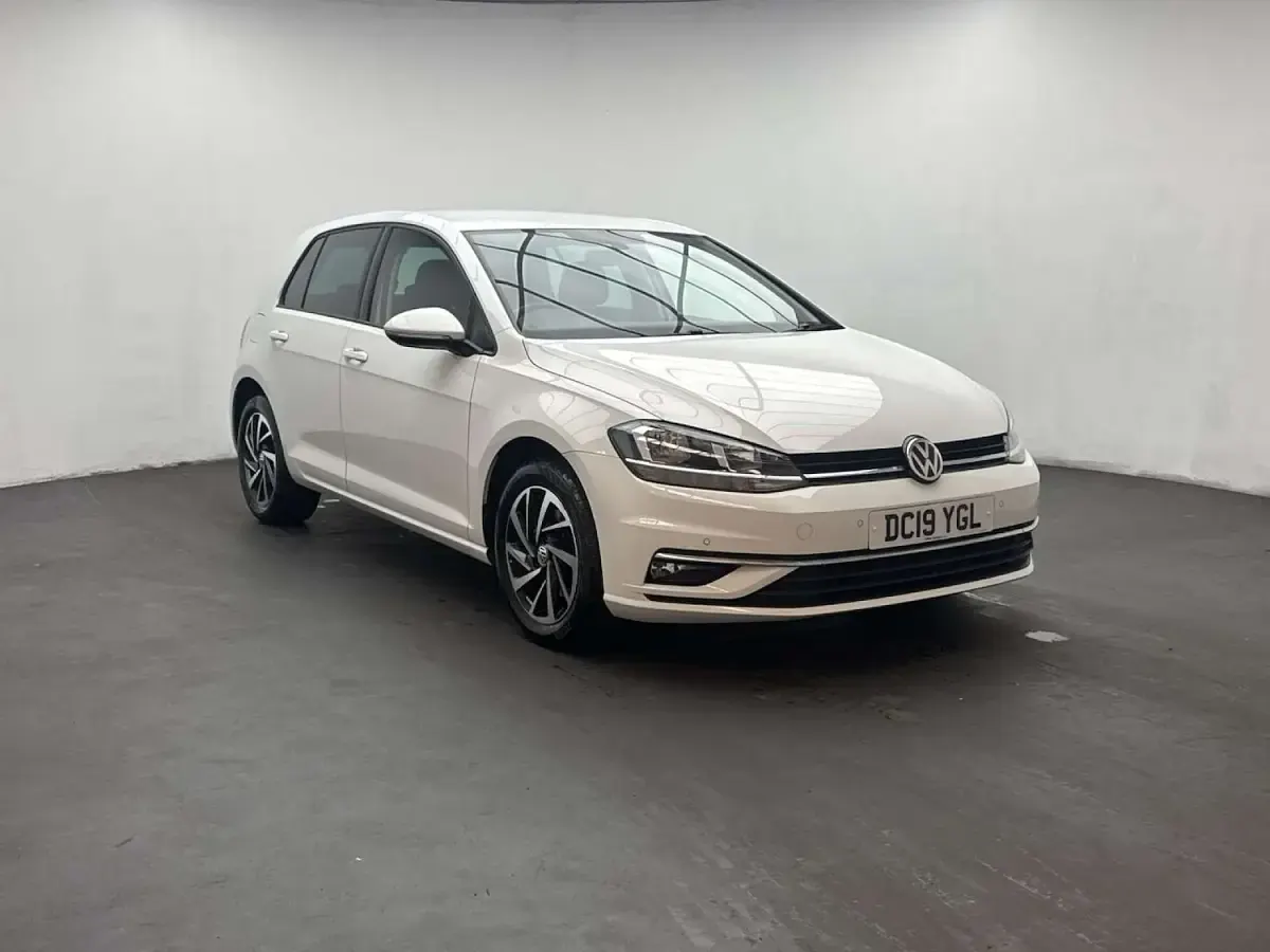 Used VW Golf VII Match 150 HP (110 kW) 2019 White Hatchback