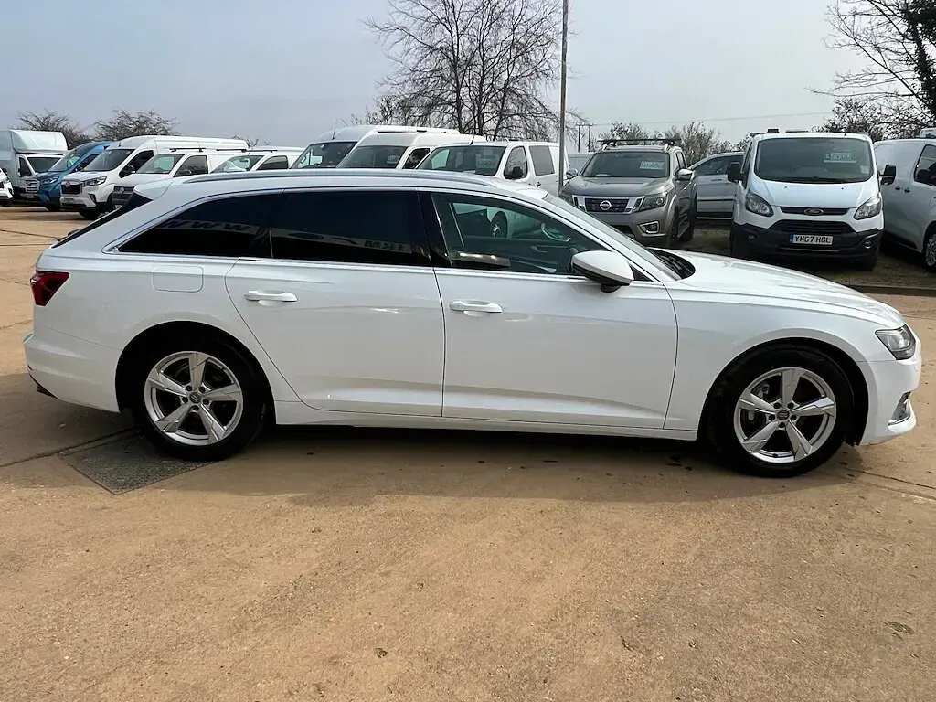 Used Audi A6 Sport 204 HP (150 kW) 2019 White Estate
