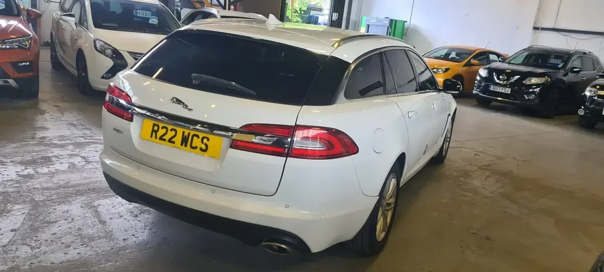 Used Jaguar XF Luxury 2014 White Estate
