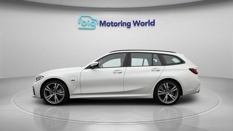 Used BMW 330e M Sport 292 HP (214 kW) 2022 White Estate